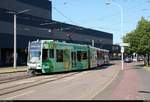 MGT-K (Bombardier Flexity Classic), Wagen 665 mit Werbung für Fuze Tea und Wagen 666, der Halleschen Verkehrs-AG (HAVAG) als Linie 9 von Göttinger Bogen nach Hauptbahnhof verlassen die