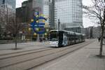 VGF Bombardier Flexity Classis S-Wagen 206 am 18.12.21 in Frankfurt am Main