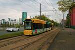 VGF Bombardier Flexity Classic S-Wagen 261 am 23.04.22 in Frankfurt