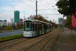 VGF Bombardier Flexity Classic S-Wagen 257 mit neuer Werbung am 24.09.22 in Frankfurt am Main