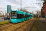 VGF Bombardier Flexity Classic S Wagen 239+2xx als Doppeltraktion am 10.02.24 in Frankfurt am Main Uni Klinik