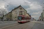 Triebwagen 332 der VhAG Bogestra absolviert zur Saisoneröffnung 2023 auf der Linie 305 seine ersten Publikumsfahrten, hier kurz vor der Haltestelle Wattenscheider Straße (16.04.2023)