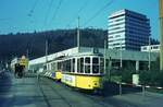 SSB Stuttgart__DoT4 923 mit Bw 1604 auf Linie 10 neben der Halle Vogelrain bereit zum Einrücken, rückwärts durch die Schleife.__08-04-1974