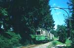 Vor 50 Jahren__Die Straßenbahn in Reutlingen verkehrte das letzte Mal am 19. Oktober 1974. Ausrückender Zug der Linie 2 von Eningen mit Tw 62 [ME 1950; 1966 ex SSB 298] und zwei Bw kurz hinter Eningen beim früheren Abzweig zur Spinnerei.__29-07-1974