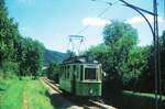 Straßenbahn Reutlingen__Die Straßenbahn in Reutlingen verkehrte das letzte Mal (auf den Linien 1 und 2) am 19. Oktober 1974. Tw 35 als Linie 2 zum Karlsplatz beschildert fährt Richtung Eningen.__29-07-1974