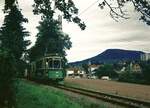 Straßenbahn Reutlingen__Die Straßenbahn in Reutlingen verkehrte das letzte Mal (auf den Linien 1 und 2) am 19. Oktober 1974. T2+B2-Zug nahe Eningen Richtung Südbhf. unterwegs. Blick über Eningen zum 703 Meter hohen Gutenberg.__29-07-1974