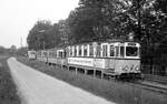 END Straßenbahn Esslingen-Nellingen-Denkendorf__Tw 3 [ME 1926] mit Bw 29 [ME 1929] und Bw 22 [ME 1926] und ein folgender Tw in der Ausweich-Haltestelle 'Krähenbach' zwischen Nellingen und