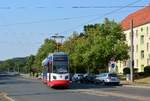 NGTW6-H Tw4 durchfährt als Linie 2 zum Bahnhof die Klusstraße.