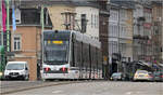 Auf der Heidelberger Theodor-Heuss-Brücke - 

... ist eine Skoda-Tram auf der Linie 5 nach Weinheim und Mannheim unterwegs.

16.09.2024 (M)