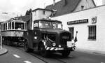 SSB Stuttgart__Zahnradbahn__Tw 101 auf dem Culemeyer Straßenroller in Degerloch vor der (leider längst abgerissenen) bürgerlichen Gaststätte 'Wilhelmshöhe' in der