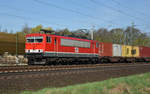 Die zweite MEG 703 155 184-5 des Tages, schön sauber und bei bestem Licht. Kommend aus Hamburg mit Container und unterwegs nach Lüneburg. Höhe Bardowick, 20.04.2018.