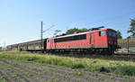 Diese schicke 155 243-9 von Railpool kam mit einem gemischten Güterzug aus Richtung Lüneburg.