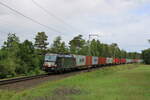 MRCE 193 620 fährt mit einem Containerzug über die eingleisige Strecke von Rotenburg(Wümme) in Richtung Verden(Aller), hier bei Westerwalsede.