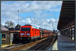 245 026-0 ist mit einem Autozug am Bahnhof Westerland auf Sylt angekommen. (15.04.2017)