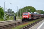 Am 31.05.2017 ist 245 022 mit dem Sylt-Shuttle in Morsum auf dem Weg nach Westerland.