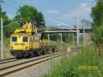 Ein Oberleitungsrevisionsfahrzeug bei der Oberleitungsmontage zwischen Reinfeld (Holst.) und Lbeck Hbf am 06.06.08.