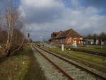 Seit fünf Jahre gibt es auf dem Bahnhof Lübz(Strecke Parchim-Karow)keinen regulären Zugverkehr mehr.Aufgenommen am 22.Februar 2020.
