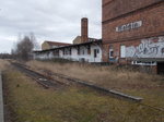 Die Reste vom Bahnsteig für die Züge Richtung Waren sind in Malchin noch zuerkennen.Die Strecke nach Waren existiert nicht mehr.Aufnahme vom 20.März 2016.