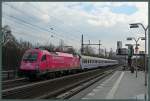 5 370 005 von PKP IC passiert am 28.03.2015 mit dem EC 55  Berlin-Gdynia-Express  den Haltepunkt Berlin-Tiergarten.