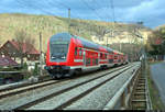 DABpbzfa mit Schublok 146 017, mit Werbung für den Verkehrsverbund Oberelbe (VVO), der S-Bahn Dresden (DB Regio Südost) als S 31740 (S1) von Schöna nach Meißen Triebischtal fährt in Stadt Wehlen auf der Bahnstrecke Děčín–Dresden-Neustadt (Elbtalbahn | KBS 247).
[8.12.2018 | 13:58 Uhr]