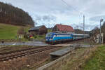 Die Eurocity-Züge im Elbtal sind seit einigen Jahren fest in der Hand der geleasten Siemens Vectron der Tschechischen Bahn.
