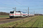 Nachschuss auf 146 555-8, die den Wagenpark  Leipziger Neuseenland  bei Hohenthurm Richtung Bitterfeld schiebt. Grund für die Umleitung war eine Streckenstörung bei Köthen.

🧰 DB Fernverkehr
🚝 IC 2440 (Linie 55) Dresden Hbf–Köln Hbf [+5]
🕓 12.2.2022 | 13:22 Uhr