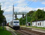 Die Strecke Magdeburg Dessau ist ein wichtiger Korridor für den Tschchischen Verkehr und für Metrans. Hier durchfährt 386 017-8 mit einem tschechischen Containerzug Güterglück gen Dessau.

Güterglück 04.08.2017