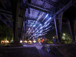 Das mit einer Klang- und Lichtinstallation versehene Stahlviadukt der Siemensbahn unmittelbar am Bahnhof Wernerwerk anlässlich des Festival of Lights (FoL) 2024.

Berlin, der 07.10.2024