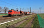 Gemischter Gz mit 152 042-8 (Siemens ES64F) unterwegs in Braschwitz Richtung Halle (Saale).