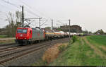 145 052-7 ist eingeteilt für den  Sluiskil-Pendel  von den Buna-Werken ins niederländische Sluiskil und hat im Bahnhof Niemberg noch den Großteil der Reise vor sich.

🧰 DB Cargo, vermietet an die Mitteldeutsche Eisenbahn GmbH (MEG)
🕓 8.4.2024 | 17:31 Uhr