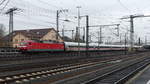 120 159 verlässt mit einem Metropolitan den Bahnhof Fulda gen Berlin. Aufgenommen am 9.3.2018 15:36