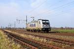 Akiem 187 513, vermietet an METRANS Rail (Deutschland), in Richtung Osnabrück (Diepholz, 24.03.2021).