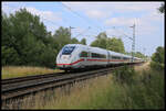 ICE 4 Nr. 9474 ist hier am 22.6.024 um 15.46 Uhr auf der Rollbahn in Hasbergen in Richtung Münster unterwegs.