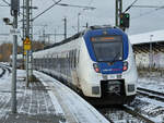 Hier zu sehen der Elektrotriebzug 358, welcher hier Ende November 2024 vom Bahnhof Schwelm abfährt.