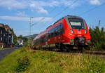 Zwei gekuppelte vierteilige Bombardier Talent 2 (442 259 / 442 759 und 442 256 / 442 756) der DB Regio NRW fahren am 19 September 202m als RE 9 rsx - Rhein-Sieg-Express (Siegen - Köln - Aachen),