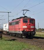 Die kekslose 151 016-3/Railpool kam am Samstag den 7.4.2018 durch Porz/Wahn gen süden gefahren.