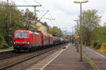 193 336 DB kommt mit einem gemischten Güterzug aus Mannheim-Rbf(D) nach Köln-Gremberg(D) und kommt aus Richtung Koblenz und fährt durch Bonn-Oberkassel in Richtung Köln-Gremberg. 
Aufgenommen vom Bahnsteig von Bonn-Oberkassel an der rechten Rheinstrecke.
Am Mittag vom 2.11.2018.