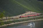 22.08.2013 Rheinschleife bei Boppard; ein RE, mit zwei 143ern im Sandwich-Betrieb gefahren, unterwegs von Koblenz nach Mainz