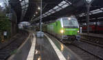 193 827-3 von Flixtrain fährt mit dem FLX30 von Aachen-Hbf nach Leipzig-Hbf bei der Ausfahrt aus Aachen-Hbf und fährt in Richtung Köln.