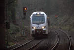 Ein Holländischer Regionalzug aus Aachen-Hbf(D) nach Maastricht(NL) und kommt aus Richtung Aachen-Hbf und fährt durch Aachen-Schanz in Richtung Aachen-West,Laurensberg,Richterich,Kohlscheid,Herzogenrath.
Aufgenommen vom Bahnsteig von Aachen-Schanz. 
Bei schönem Winterwetter am Kalten Morgen vom 29.1.2019.