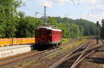 10019 der Centralbahn kommt als Lokzug aus Aachen-Hbf nach Mönchengladbach-Hbf und fährt durch Kohlscheid in Richtung Herzogenrath.
Bei Sommerwetter am Nachmittag vom 19.6.2019. 