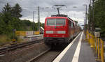 Ein Nachschuss von der 111 155 DB schiebt den RE4 aus Aachen-Hbf nach Dortmund-Hbf und kommt aus Richtung Aachen-West,Laurensberg,Richterich, und fährt durch Kohlscheid in Richtung