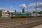 Die Class 66  266 024-9 von Railtraxx kommt aus Richtung Köln,Aachen-Hbf,Aachen-Schanz mit einem Containerzug aus Köln-Eifeltor(D) nach Genk-Haven(B) und fährt in Aachen-West ein.