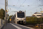 Ein Holländischer Regionalzug aus Maastricht(NL) nach Aachen-Hbf(D) und kommt die Kohlscheider-Rampe hoch aus Richtung Herzogenrath und fährt durch Kohlscheid in Richtung