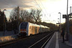 RRX 462 018 macht eine Testfahrt von Aachen-Hbf nach Düsseldorf-Hbf und kommt aus Richtung Aachen-West und fährt durch Kohlscheid und fährt in Richtung Herzogenrath,Mönchengladach. Aufgenommen von Bahnsteig 2 in Kohlscheid. 
Am Nachmittag vom 25.11.2019.