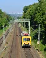 708 331-4 kämpft sich den Erkrather Berg hoch in Richtung Wuppertal und hat die Steigung fast geschafft.

Hochdahl 16.05.2020