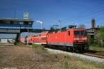 Am 01.05.07 fhrt 143 875 am ehemaligen Befehlstellwerk des Rbf Chemnitz-Hilbersdorf mit dem RE nach Dresden vorbei.