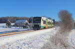 Der VT153 der Vogtlandbahn auf dem Weg von Falkenstein nach Plauen bei herrlichstem Winterwetter bei Perlas/Treuen. Aufgenommen am 13.12.2022

