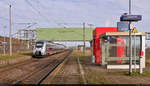 9442 605 (Bombardier Talent 2) durchfährt den Hp Leuna Werke Süd auf Gleis 2.