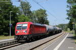 DB 187 141 mit Kesselwagen Richtung Bad Ksen, am 12.06.2023 in Leiling.